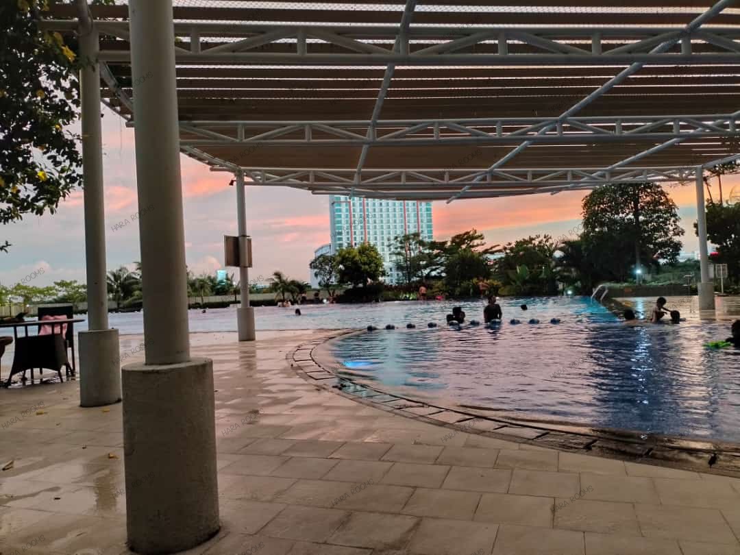 Kolam Renang Apartemen Springlake View Summarecon Bekasi